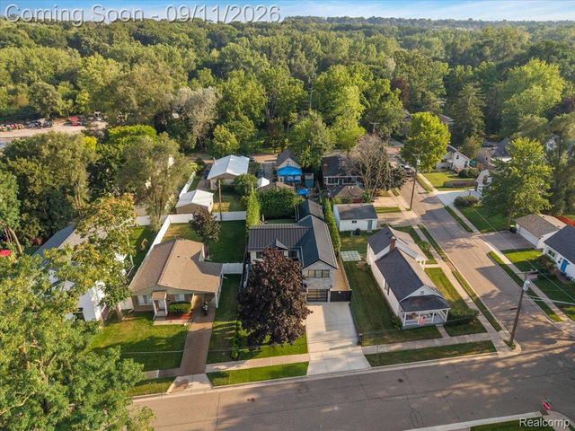 523 Renshaw Street, Rochester, MI 48307