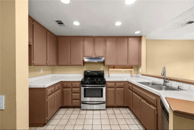 1120 Portofino Court 104, Corona, CA 92881