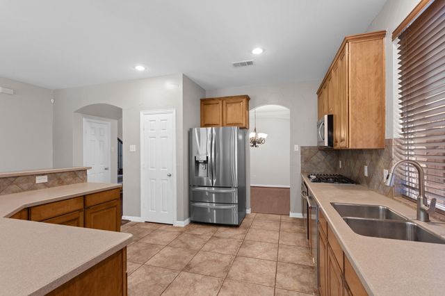 1441 Golf Club Drive, Lantana, TX 76226