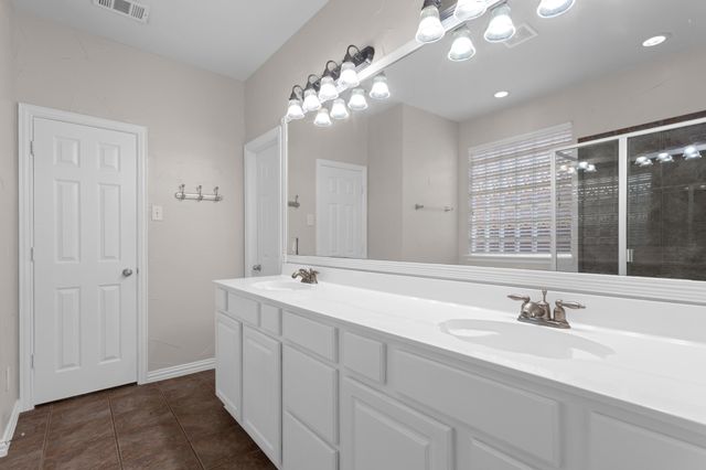 1441 Golf Club Drive, Lantana, TX 76226