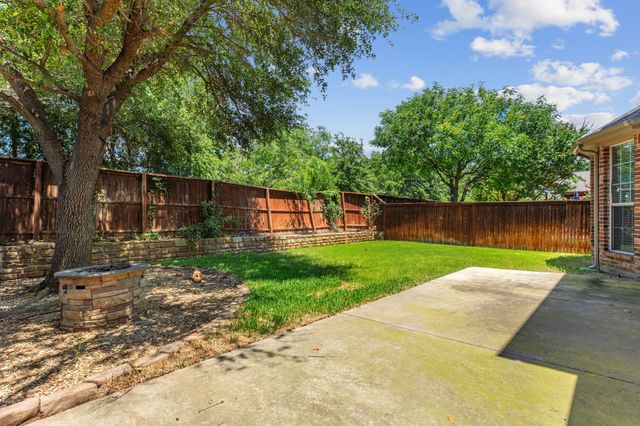 1441 Golf Club Drive, Lantana, TX 76226
