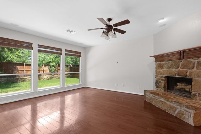 1441 Golf Club Drive, Lantana, TX 76226