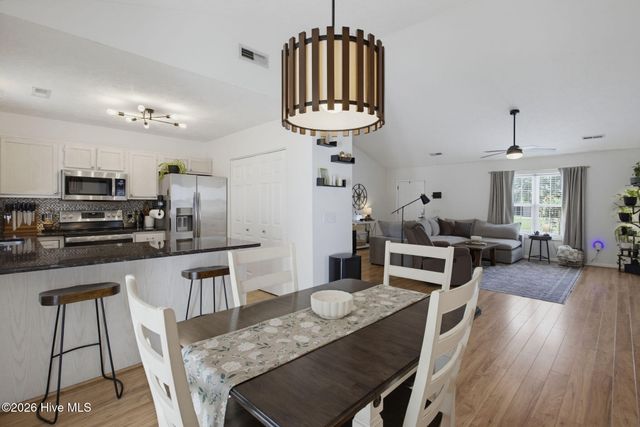 322 Deepwoods Court SE, Belville, NC 28451