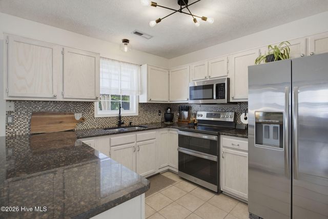 322 Deepwoods Court SE, Belville, NC 28451