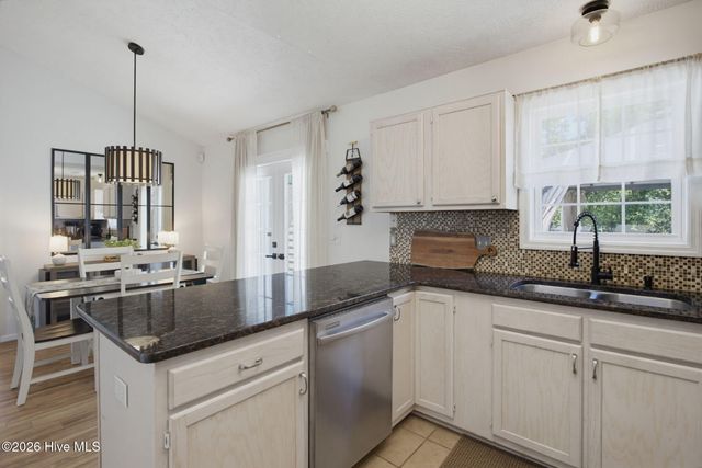 322 Deepwoods Court SE, Belville, NC 28451