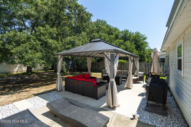 322 Deepwoods Court SE, Belville, NC 28451