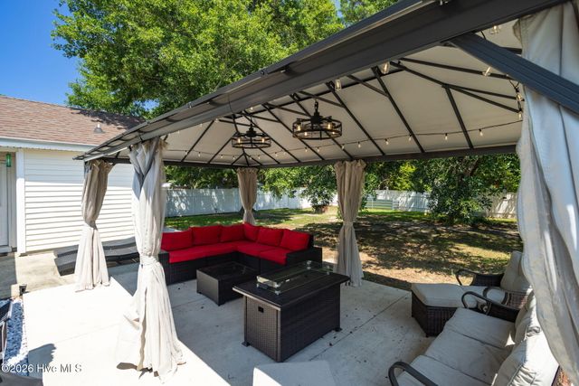322 Deepwoods Court SE, Belville, NC 28451