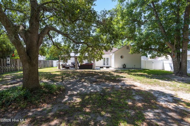 322 Deepwoods Court SE, Belville, NC 28451