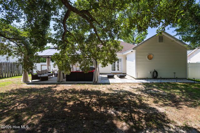 322 Deepwoods Court SE, Belville, NC 28451