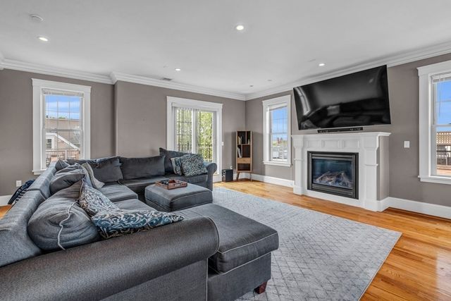 264 Athens Street 7, Boston, MA 02127