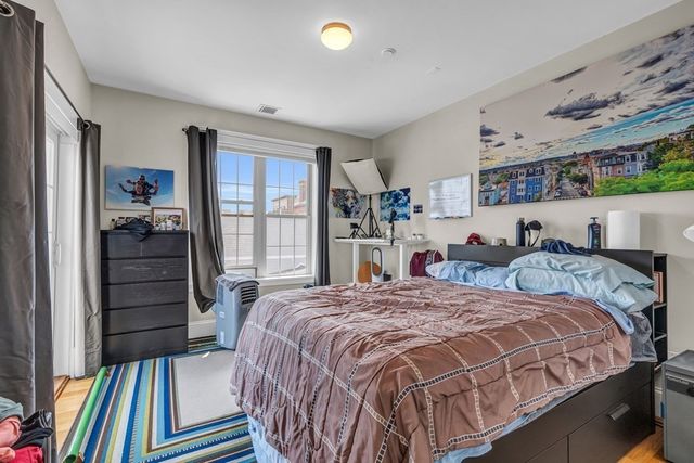 264 Athens Street 7, Boston, MA 02127