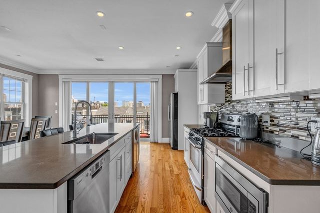 264 Athens Street 7, Boston, MA 02127