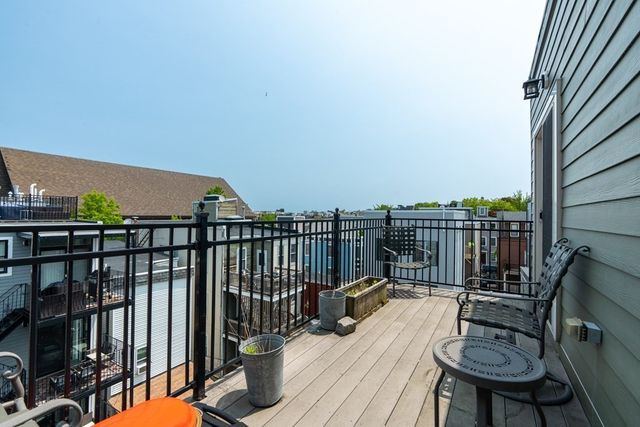 264 Athens Street 7, Boston, MA 02127