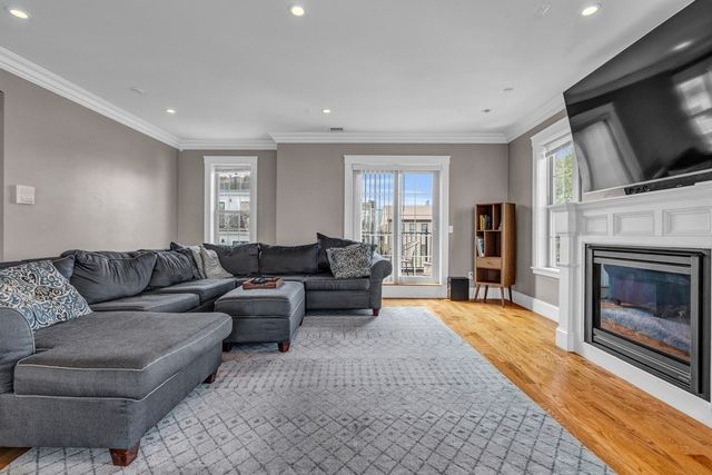 264 Athens Street 7, Boston, MA 02127