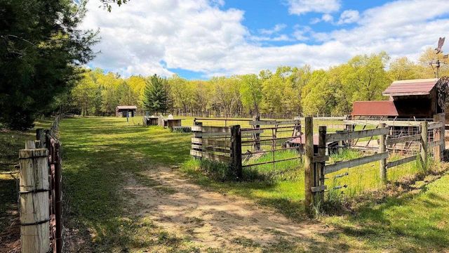 N5466 47th Street, Mauston, WI 53948