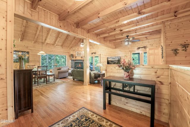 2410 Whitetail Ridge Way, Sevierville, TN 37862