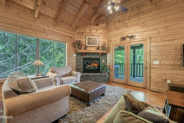 2410 Whitetail Ridge Way, Sevierville, TN 37862