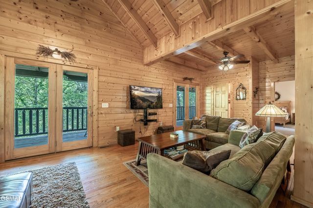 2410 Whitetail Ridge Way, Sevierville, TN 37862