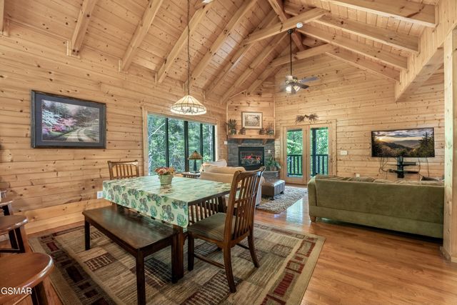 2410 Whitetail Ridge Way, Sevierville, TN 37862