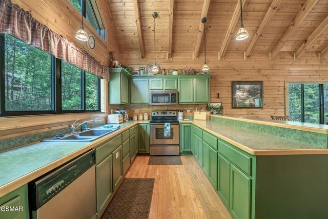 2410 Whitetail Ridge Way, Sevierville, TN 37862