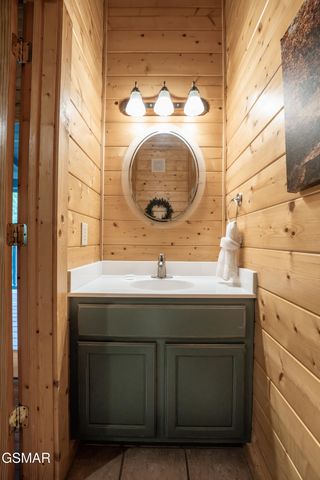 2410 Whitetail Ridge Way, Sevierville, TN 37862