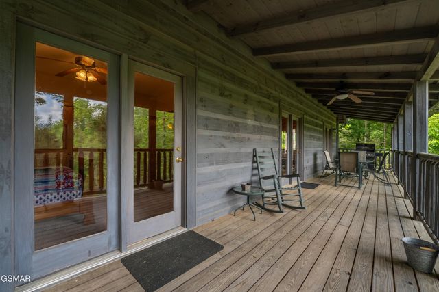 2410 Whitetail Ridge Way, Sevierville, TN 37862