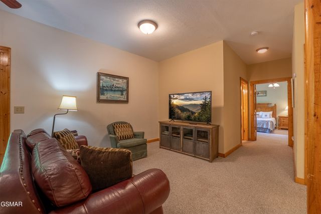 2410 Whitetail Ridge Way, Sevierville, TN 37862