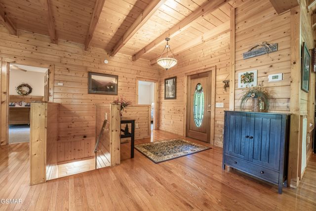 2410 Whitetail Ridge Way, Sevierville, TN 37862
