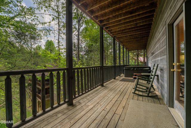 2410 Whitetail Ridge Way, Sevierville, TN 37862