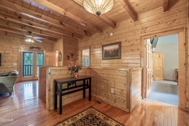 2410 Whitetail Ridge Way, Sevierville, TN 37862
