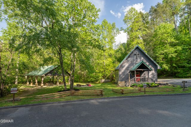 2410 Whitetail Ridge Way, Sevierville, TN 37862