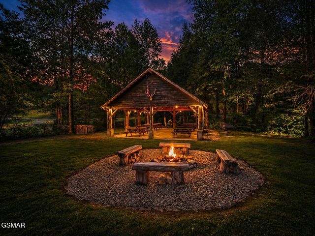 2410 Whitetail Ridge Way, Sevierville, TN 37862