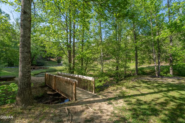 2410 Whitetail Ridge Way, Sevierville, TN 37862