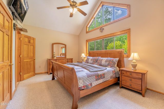 2410 Whitetail Ridge Way, Sevierville, TN 37862
