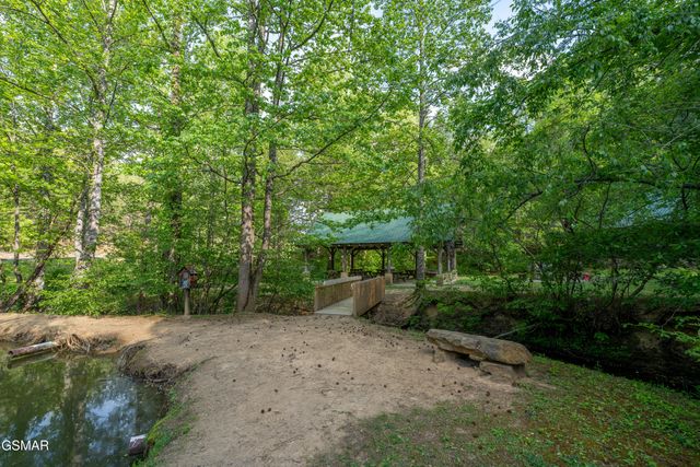 2410 Whitetail Ridge Way, Sevierville, TN 37862