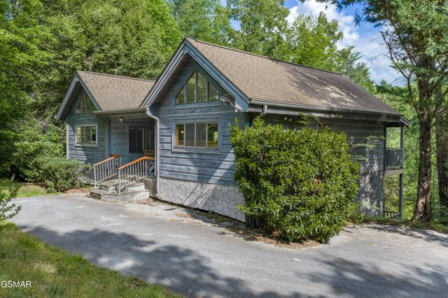 2410 Whitetail Ridge Way, Sevierville, TN 37862