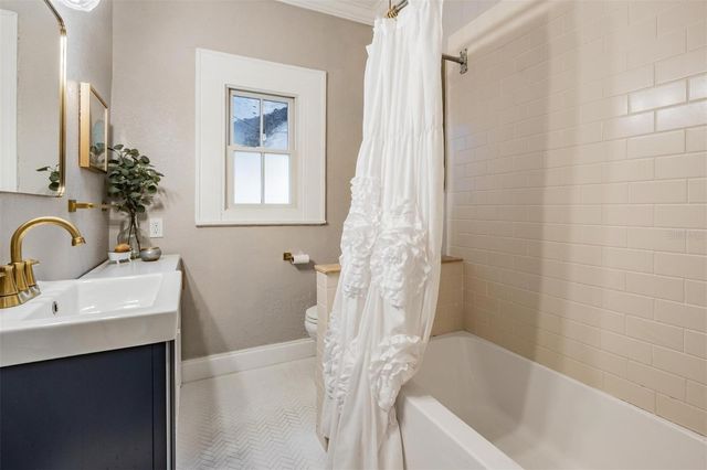 2808 W ANGELES STREET, Tampa, FL 33629