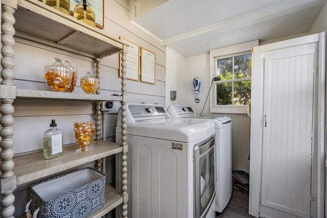 2808 W ANGELES STREET, Tampa, FL 33629