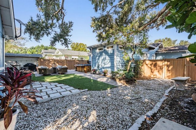 2808 W ANGELES STREET, Tampa, FL 33629