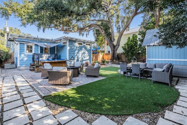 2808 W ANGELES STREET, Tampa, FL 33629