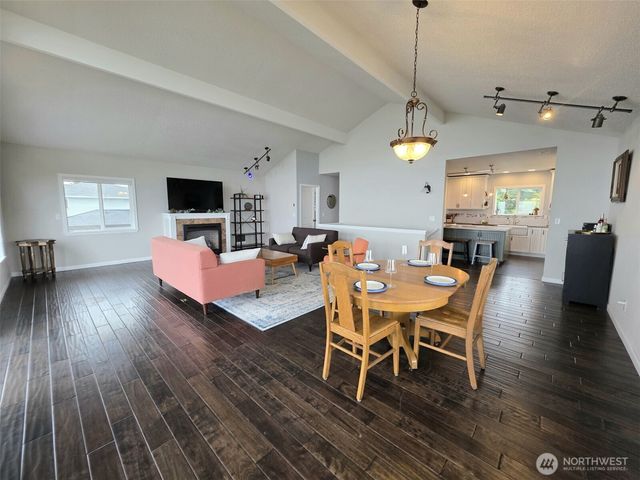 138 Sunrise Avenue SE, Ocean Shores, WA 98569