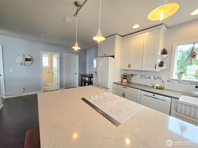 138 Sunrise Avenue SE, Ocean Shores, WA 98569