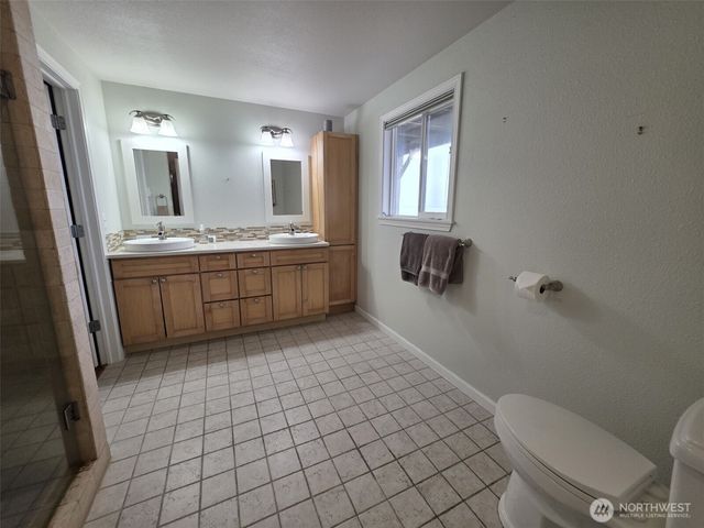 138 Sunrise Avenue SE, Ocean Shores, WA 98569