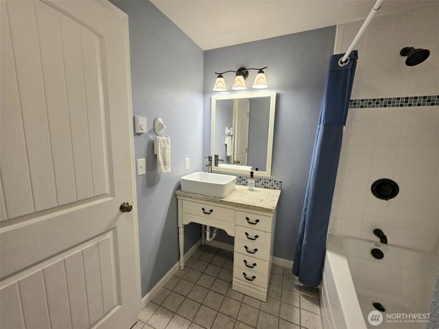 138 Sunrise Avenue SE, Ocean Shores, WA 98569