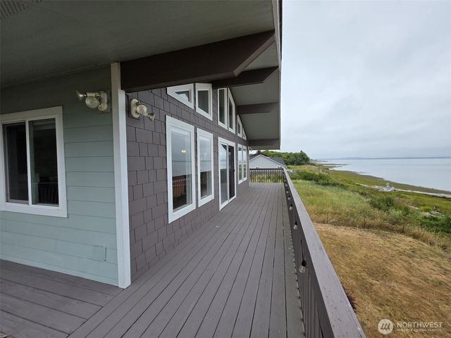 138 Sunrise Avenue SE, Ocean Shores, WA 98569
