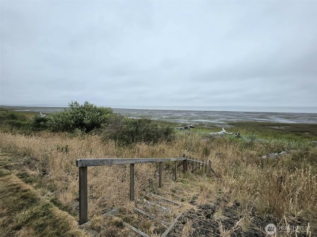 138 Sunrise Avenue SE, Ocean Shores, WA 98569