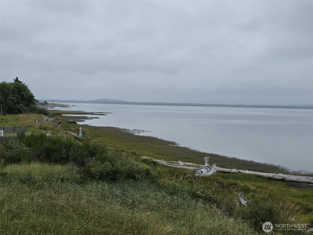 138 Sunrise Avenue SE, Ocean Shores, WA 98569