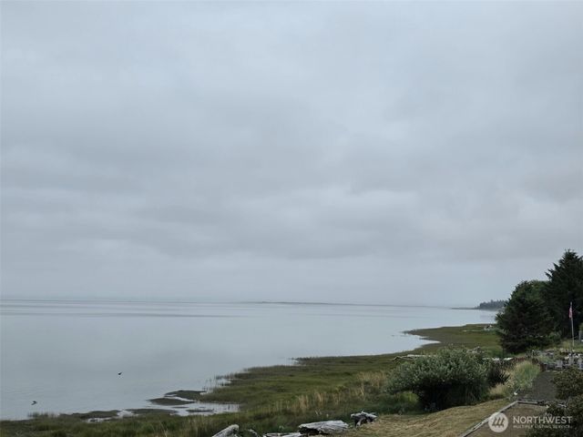 138 Sunrise Avenue SE, Ocean Shores, WA 98569
