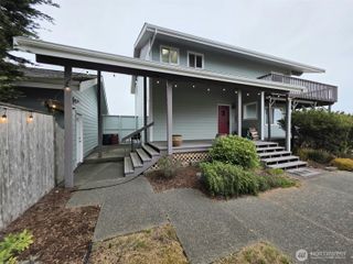138 Sunrise Avenue SE, Ocean Shores, WA 98569