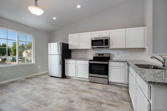 2297 Plum Tree Court, Burton, MI 48519